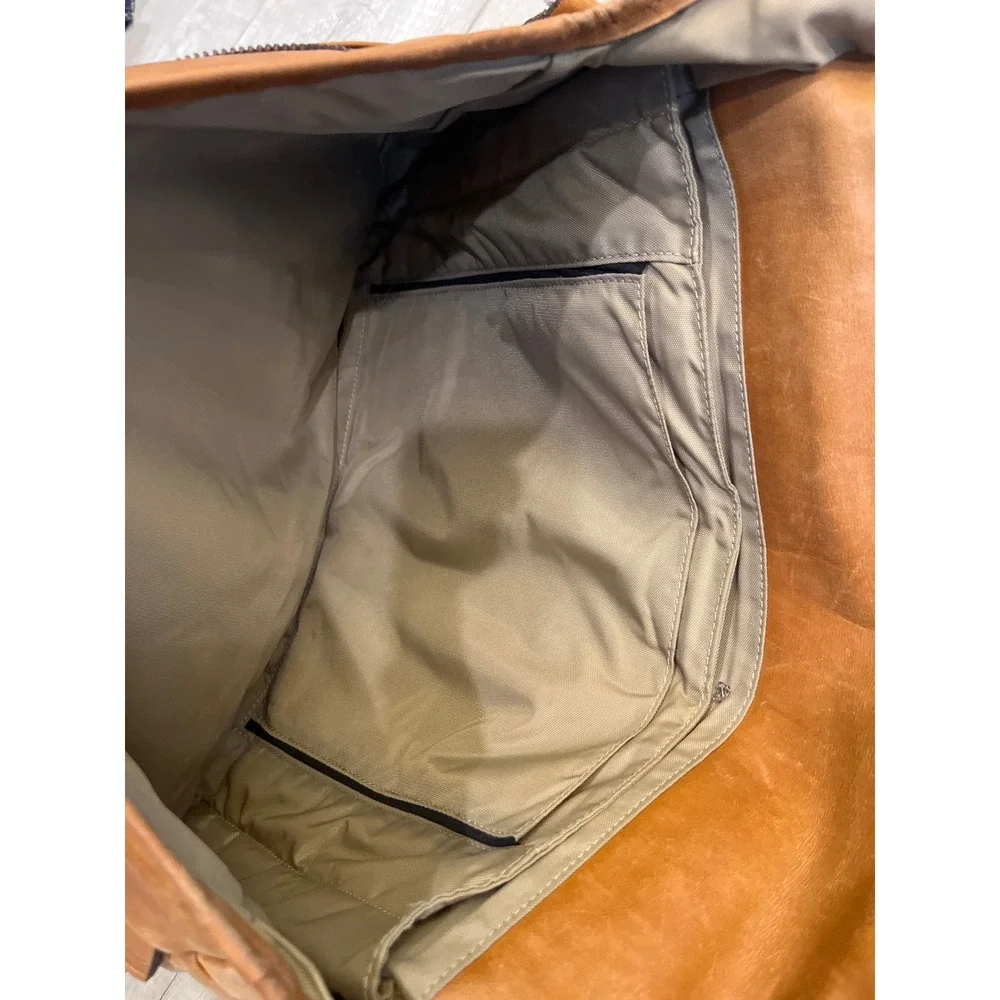 Allen Edmonds Tan Leather Messenger Bag Briefcase Crossbody 1922 Crest Logo